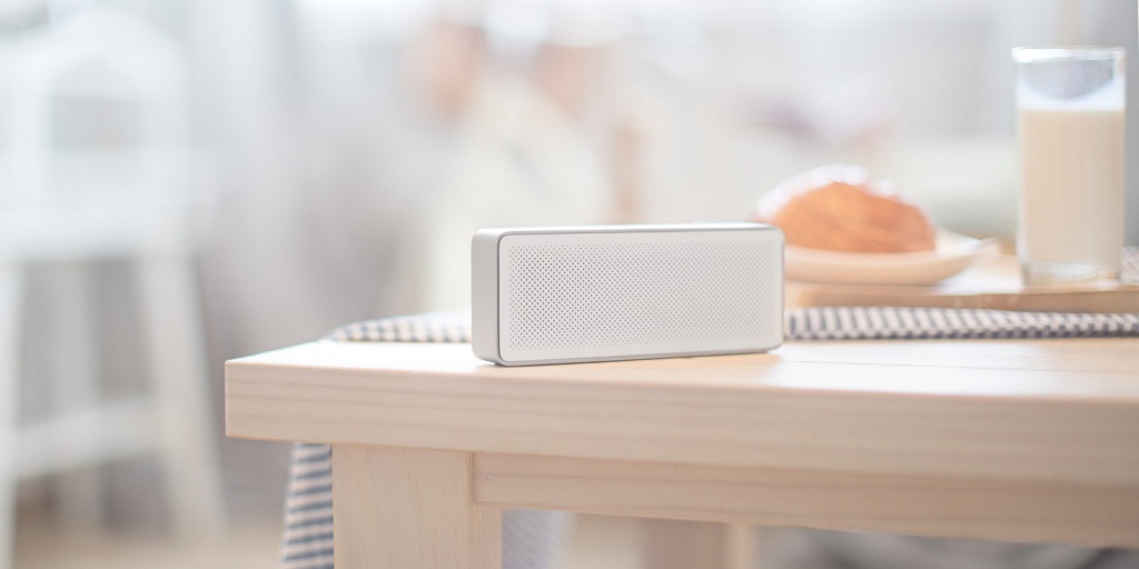Компактная беспроводная Bluetooth колонка Xiaomi Mi Bluetooth Speaker 2 white - Компактность