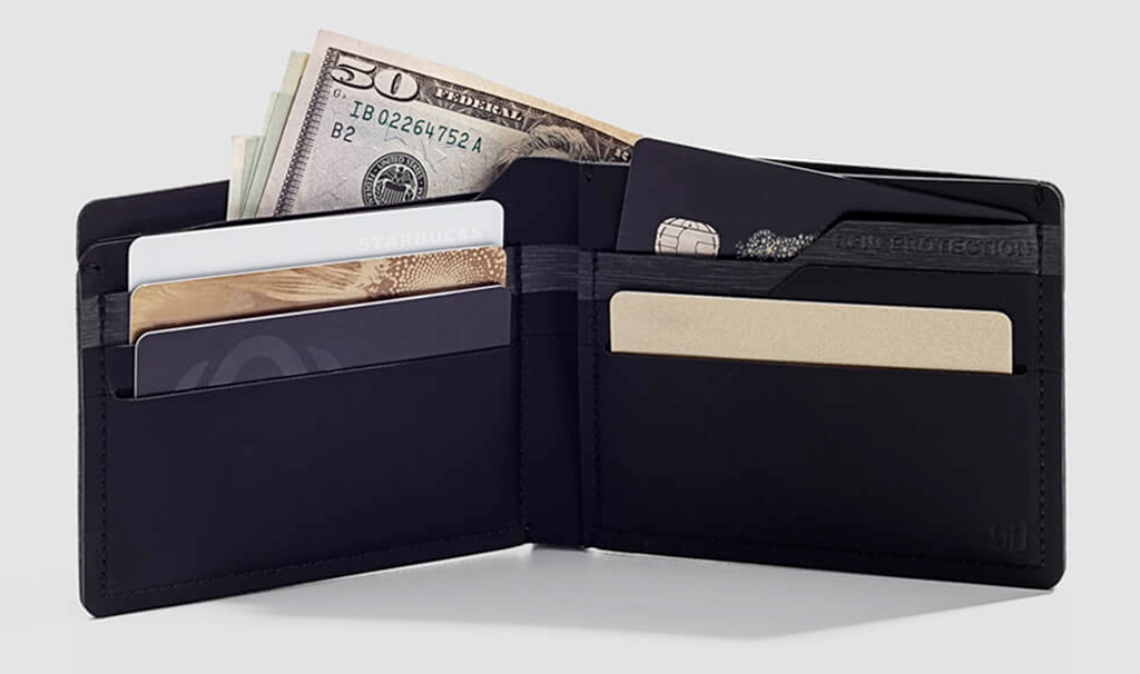 Xiaomi 90 Points Light Anti-Theft Wallet Black легко можно поместить в кармане рубашки или пальто, и он не будет доставлять неудобств