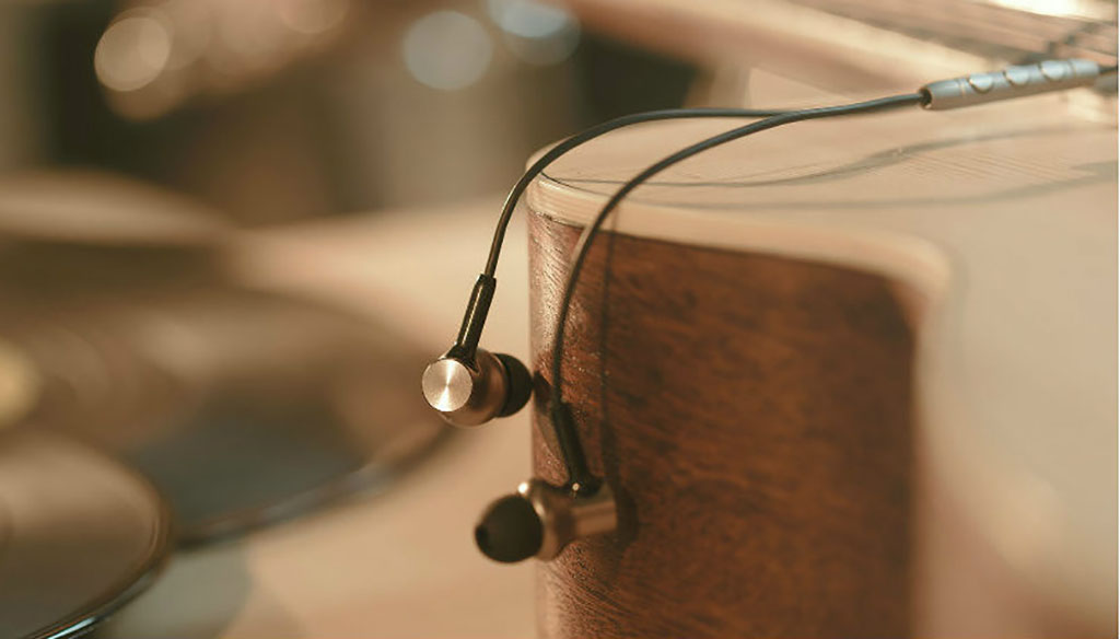 Наушники Xiaomi Mi In-Ear Headphones Pro HD silver - Эластичный кабель