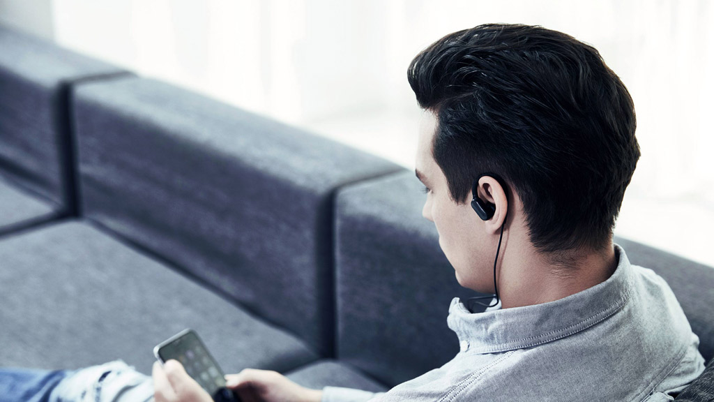 Наушники XIAOMI MI SPORT BLUETOOTH EAR-HOOK BLACK - 7 часов постоянной работы