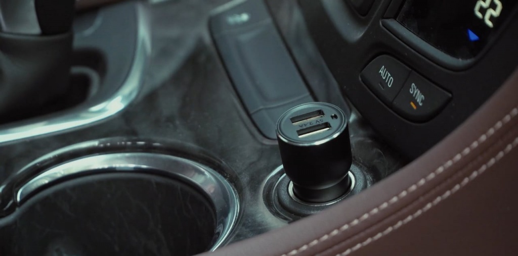 автомобильное зарядное устройство Xiaomi RoidMi 2S Smart Drive BFQ02RM - внешний вид и сборка